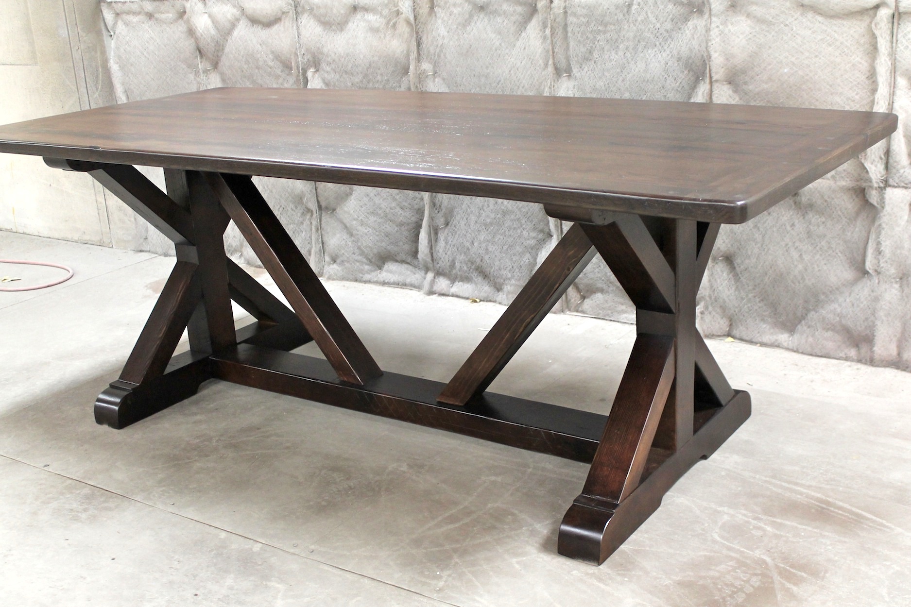 what is a trestle base table