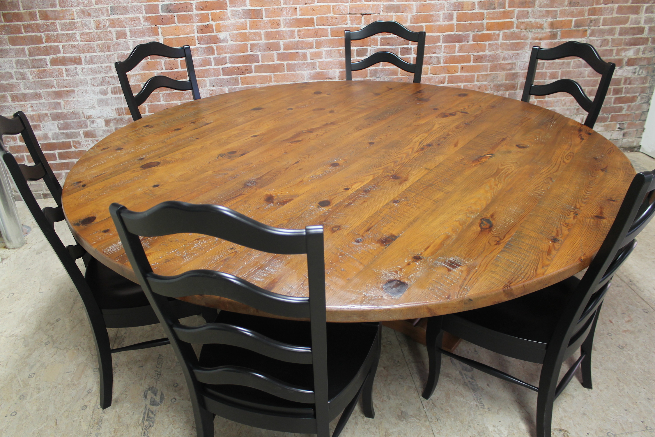 84 Round Old Pine Table Brown Cherry02 